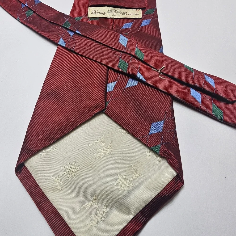 Tommy Bahama Tie Dark Red Burgundy Golf Print 100% Silk  4